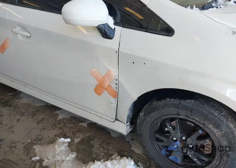 2014 Toyota Prius Two z USA, uszkodzony, nr VIN JTDKN3DUXE0370274